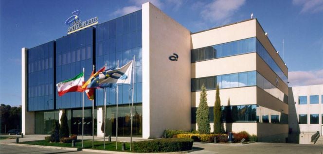 Antolin regresa a los beneficios por atípicos de 12 millones y por la contención de costes
