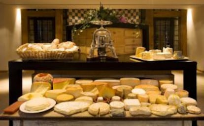 Mesa de quesos del restaurante Santceloni, en Madrid.