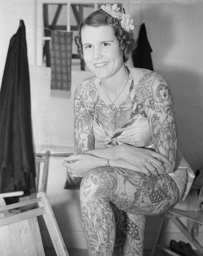 Betty Broadbent, considerada como la mujer más tatuada y fotografiada del siglo XX, apostó por otro modo de ver la belleza en una época en la que los tatuajes solo eran cosa de hombres.