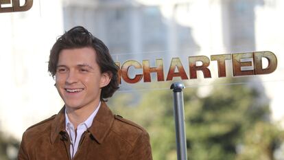El actor protagonista Tom Holland, en el photocall de la película 'Uncharted', en el Teatro Real, a 8 de febrero de 2022, en Madrid (España). El film, una adaptación de la serie de videojuegos creada por Naughty Dog, es una precuela de la saga en la que se descubrirán los detalles de cómo el joven cazarrecompensas Nathan Drake (Tom Holland) llegó conocer a su mentor y amigo Victor Sullivan (Mark Wahlberg).
08 FEBRERO 2022;CINEMA;PHOTOCALL;TOM HOLLAND;UNCHARTED;CINE
Isabel Infantes / Europa Press
08/02/2022