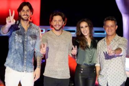 Alejandro Sanz junto al resto del jurado de ‘La Voz’, Melendi, Manuel Carrasco y Malú. 