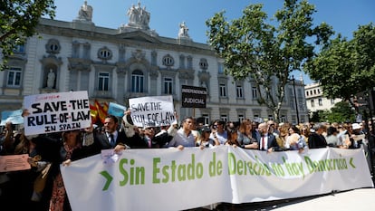 Dvd 1272 (28-06-25). Concentración de jueces y fiscales ante el Tribunal Supremo por la propuesta de la nueva reforma fiscal.