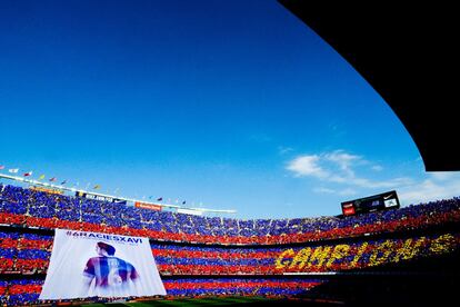 Homenatge del Camp Nou a Xavi Hernández.