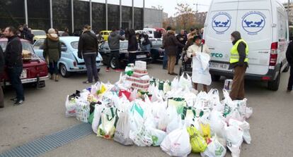 Recogida de alimentos en la Junta Municipal de Arganzuela.