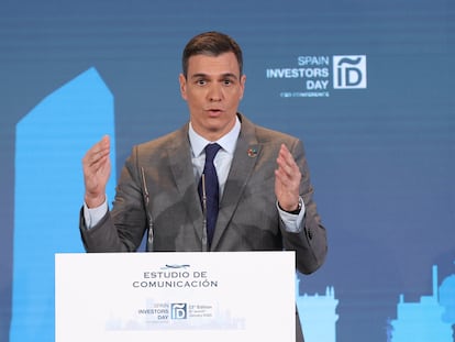 El presidente del Gobierno, Pedro Sánchez, clausura la XIII Edición del Foro Spain Investors Day en el Hotel Mandarín Oriental Ritz, este jueves.