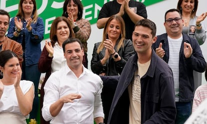 El candidato del PNV a lehendakari, Imanol Pradales, junto al cabeza de lista por Álava, Joseba Díez EAJ-PNV.