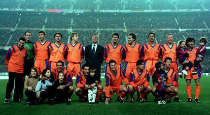 Partido de homenaje a Johan Cruyff en el Camp Nou.