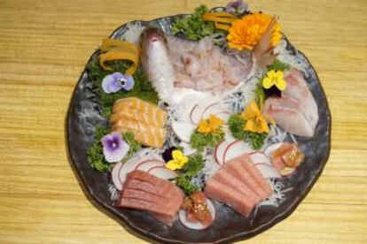 Surtido 'sashimi moriawase', de Ta-kumi.