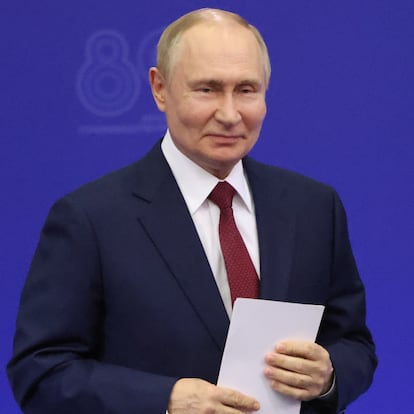 SAROV, RUSSIA - AUGUST 22: (RUSSIA OUT) Russian President Vladimir Putin gestures during a meeting with nuclear industry representatives while visiting the All-Russian Scientific Research Institute Of Experimental Physics on August 22, 2025, in Sarov, Russia. Putin visited a national center of nuclear research, located in Nizhny Novrorod region, known as Gorky-130 or Arzamas-16 in the past, as a location of Soviet nuclear weapons facilities. (Photo by Contributor/Getty Images)