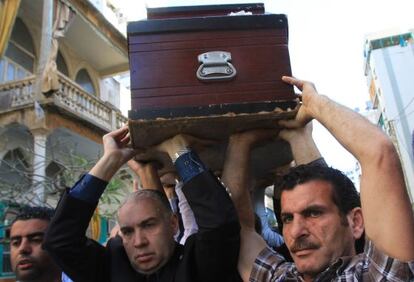Entierro en Beirut del cámara libanés asesinado el lunes por el Ejército sirio en la frontera.