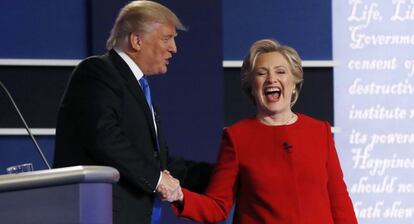 Los candidatos republicano (izquierda) y demócrata, Donald Trump y Hillary Clinton, anoche.