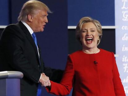 Los candidatos republicano (izquierda) y demócrata, Donald Trump y Hillary Clinton, anoche.