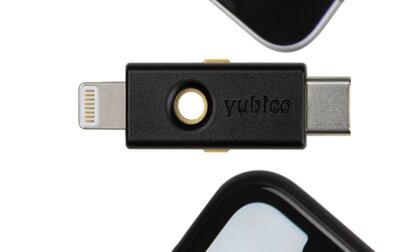 Yubikey con conectores USB-C y Lightning.