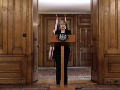 La primera ministra británica habla de un  momento decisivo  que exige la  unidad nacional 