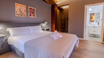 Habitación de uno de los hoteles en el Barrio Húmedo de León