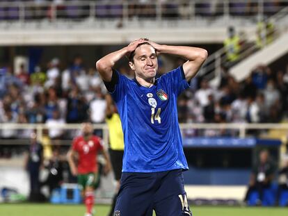 Chiesa tras fallar una ocasión durante el partido en Florencia contra Bulgaria.