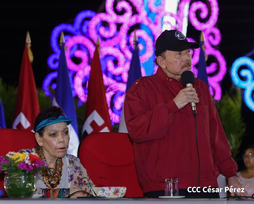 Rosario Murillo y Daniel Ortega, durante la celebración por el 1 de mayo, en Managua, (Nicaragua).