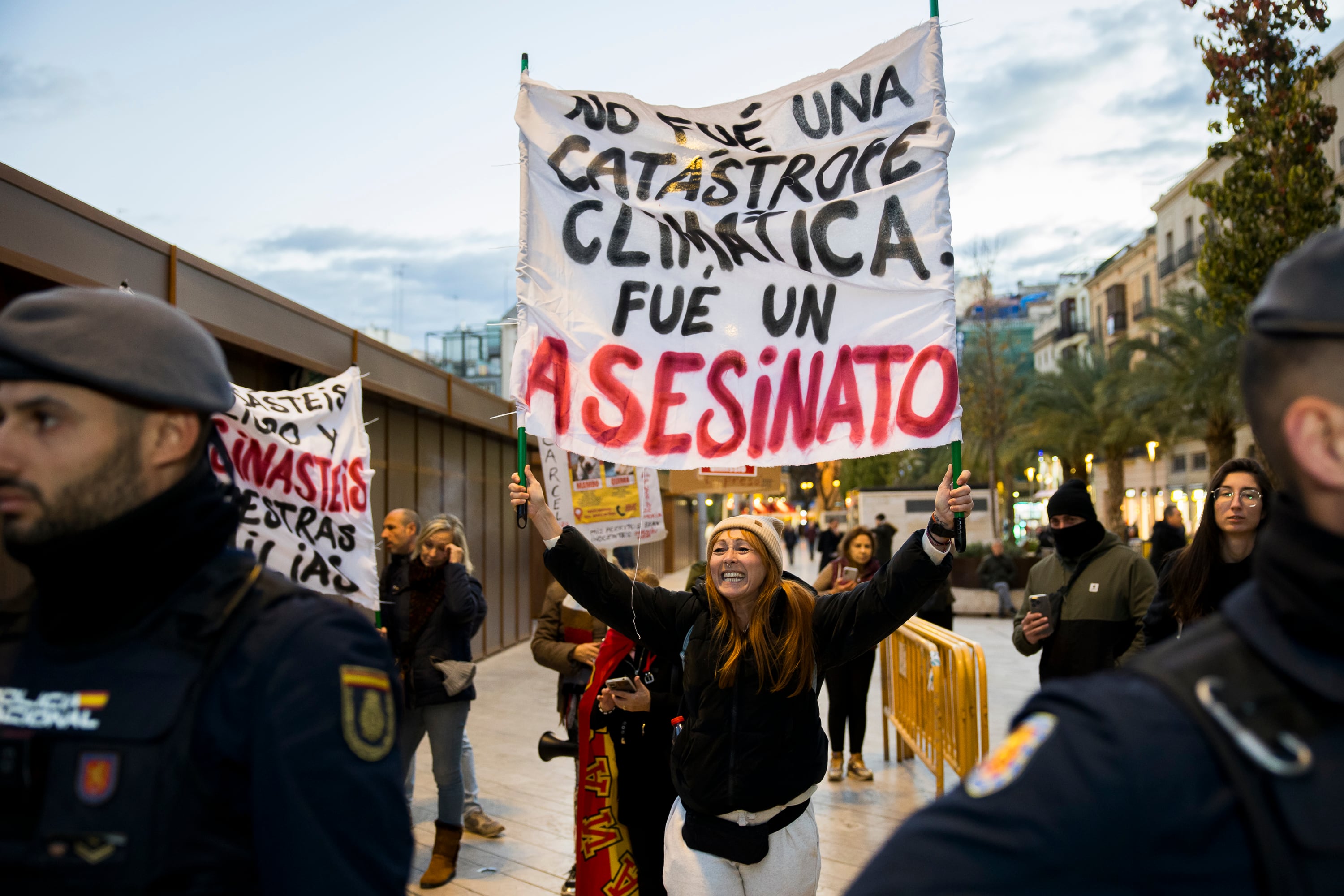 Un país de bajón: qué origen y efectos tiene el cóctel de desconfianza, pesimismo y nostalgia