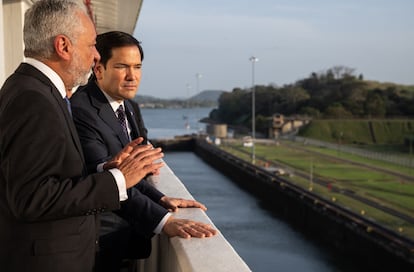 El secretario de Estado de EE.UU., Marco Rubio junto al administrador del Canal de Panamá, Ricaurte Vásquez