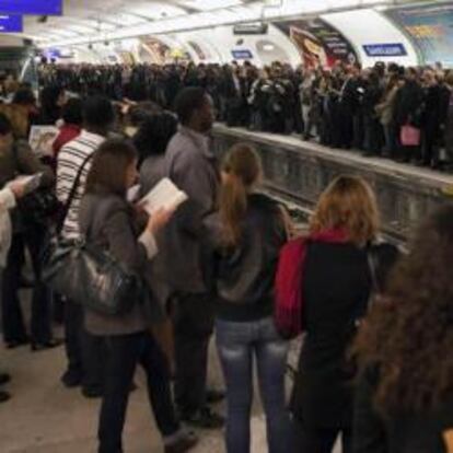 Los transportes públicos están hoy notablemente reducidos en Francia en la quinta jornada de huelgas