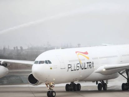 Un avión de la aerolínea española Plus Ultra.