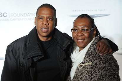 El rapero Jay-Z junto a su madre, Gloria Carter.