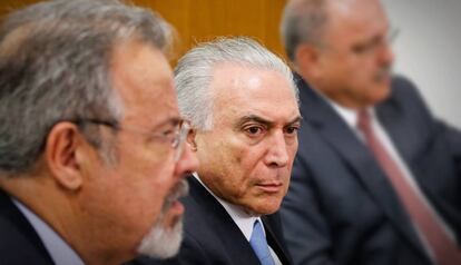 O presidente Michel Temer e o ministro Raul Jungmann.