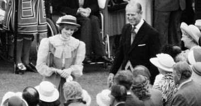 Lady Di y Felipe de Edimburgo, en el palacio de Buckingham, en 1981.