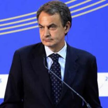 Zapatero encara el último mes de la presidencia española de la UE