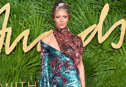 Adwoa Aboah, la gran triunfadira de los premios de la moda británica.