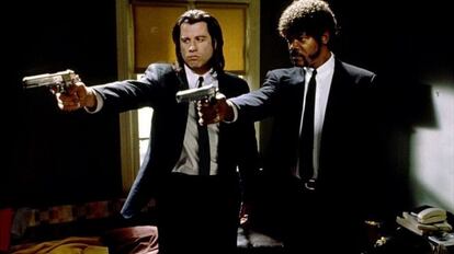 <b>'Pulp Fiction (Quentin Tarantino, 1994)'</b>. Si hay unos muertos de risa -a pesar de la violencia extrema- y con unas buenas dosis de filosofía mordaz, estos son los protagonistas difuntos de las películas de Quentin Tarantino. La influencia y admiración del director americano por Sergio Leone sin duda ha pesado en esta mirada desmitificadora de la muerte y sus seres más próximos.