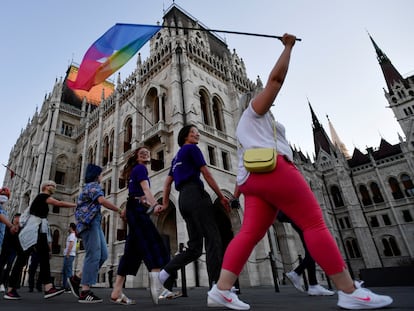 Protesto contra a lei homotransfóbica da Hungria, em 14 de junho, em Budapeste.