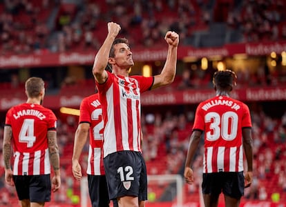 Dani Vivian celebra su gol al Mallorca