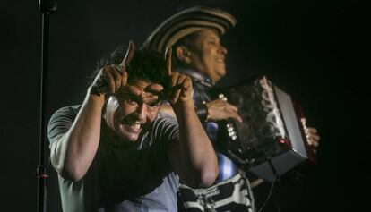 Carlos Vives, durante su actuaci&oacute;n del mi&eacute;rcoles en el Sant Jordi Club. 