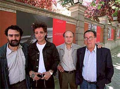 Joan Fontcuberta, Alberto García Alix, Juan Manuel Castro Prieto y Humberto Rivas, frente al Lázaro Galdiano.