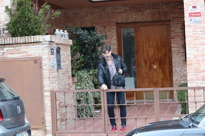 Antonio Sanchís este jueves, en el momento de abandonar su casa de Villanueva del Pardillo (Madrid).