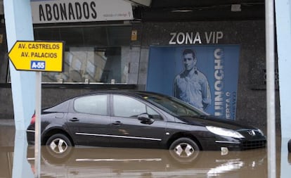 Alrededores de Balaídos totalmente inundados debido al temporal que azota Galicia.