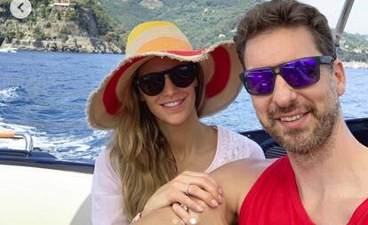 El jugador de baloncesto Pau Gasol y su mujer, Cat McDonnell, de luna de miel en Italia. 