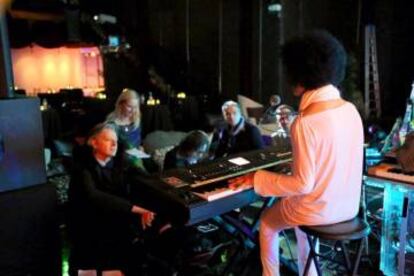 La foto oficial del encuentro de Prince con periodistas europeos, el 7 de noviembre de 2015, en Paisley Park.