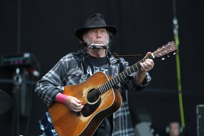 Neil Young, durante su concierto anoche en el Mad Cool.