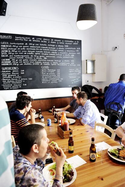 Comedor del restaurante Bacoa, en el barrio de Sant Pere.