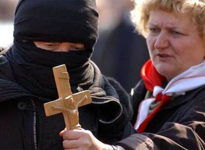 Protesta en Varsovia para exigir la prohibición total del aborto.