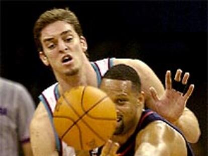 Pau Gasol, en un momento del partido contra Golden State Warriors.