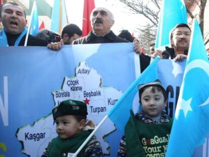 Manifestación de uigures exiliados el día 5 en Ankara.