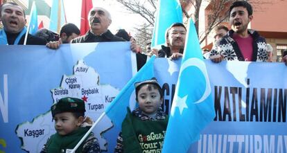 Manifestación de uigures exiliados el día 5 en Ankara.