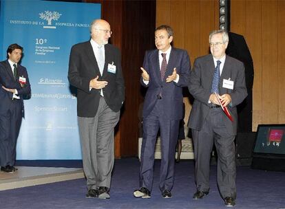 De izquierda a derecha, Juan Roig, José Luis Rodríguez Zapatero y Fernando Casado.