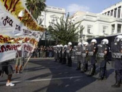 Los estudiantes griegos se han vuelto a manifestar frente a la policía