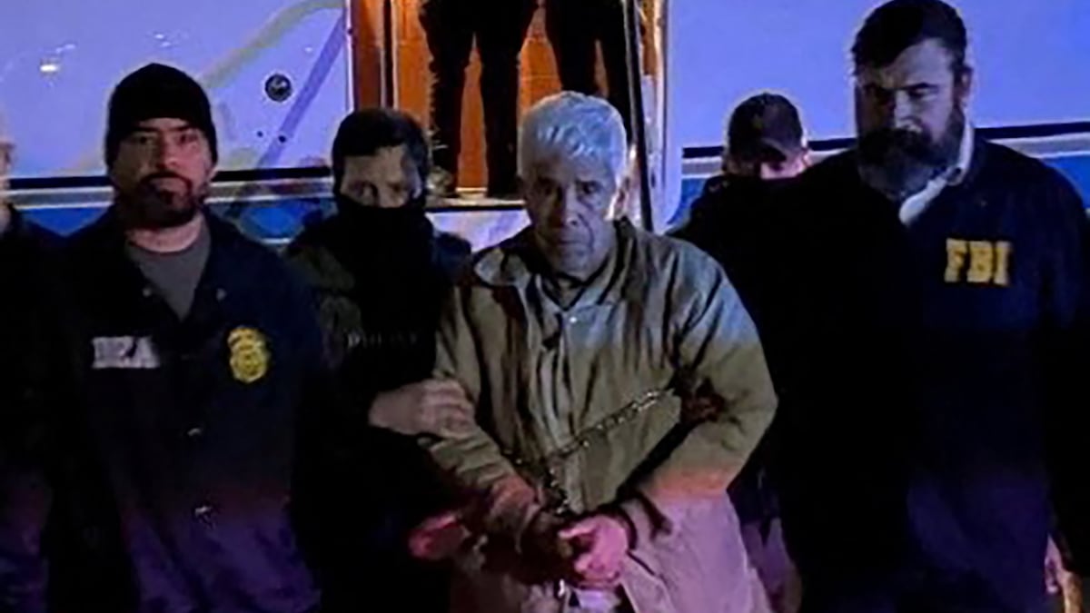Traslado de capos criminales simboliza cambio en la relación México-EE. UU.