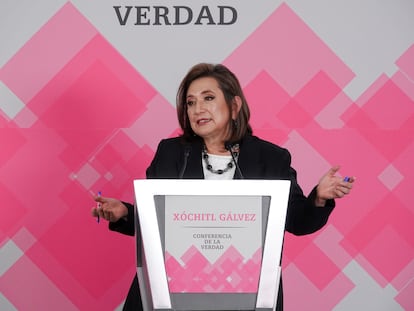 Xóchitl Gálvez, durante su 'Conferencia de la verdad' del 8 de febrero de 2024, en Ciudad de México.