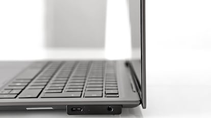 Conexiones del Lenovo ThinkPad X9 14 Aura Edition